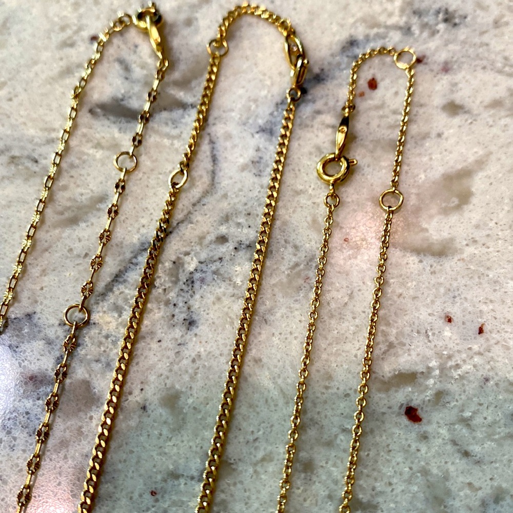 Kendra Scott gold triple layering chains. - Picture 6 of 13
